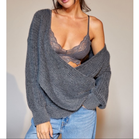 NWT UO Fuzzy Slinky Wrap Sweater - Dark Grey - Picture 4 of 4